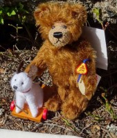 /album/nostalgie-teddy-eliah-nostalgicky-teddy-medovy-s-psickem-elias-z-klasicke-rady-clemens-spieltiere-nemecko-katalogove-cislo-10-044-0141/nostalgicky-teddy-s-psikem-medovy-eliah-miniatura-clemens-spieltiere-moherovy-sberatelsky-panenkov-R-1-jpg1/